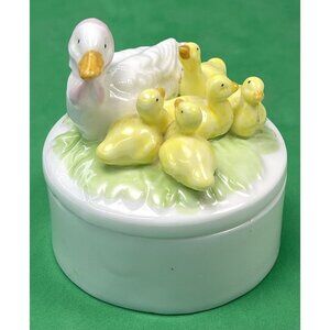 VTG MEICO Mother Duck & Ducklings Porcelain Hand Painted Trinket Box Candle EUC